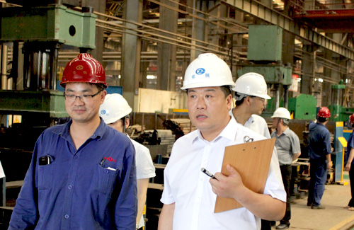 威廉希尔williamhill总裁对车间“6S”事情举行阶段性检查