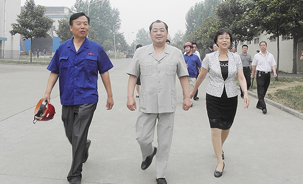 原河南省副省长刘新民-郑州市委常委、、、组织部长高建慧在公司视察事情