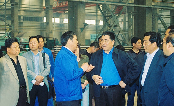 原河南省省长李成玉、、、副省长史济春在公司车间视察事情